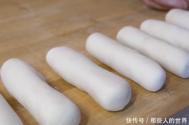 山药要经常做给孩子吃，这样做金黄酥脆，软糯拉丝，上桌就扫光