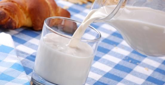 年纪越大,膝盖老化越严重,与其吃大把钙片,不如多吃3种食物