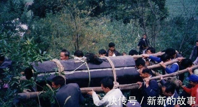 逝者@人去世后下葬时,为何口中要含着东西原来是种科学手段!