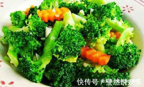 西兰花最好吃的做法，简单一炒，清淡可口，学会做两斤都不够吃