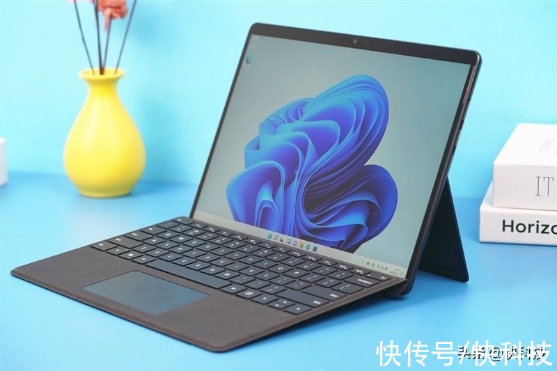 苹果|微软Surface Pro 8日常体验：能玩《孤岛危机》办公娱乐忘掉苹果