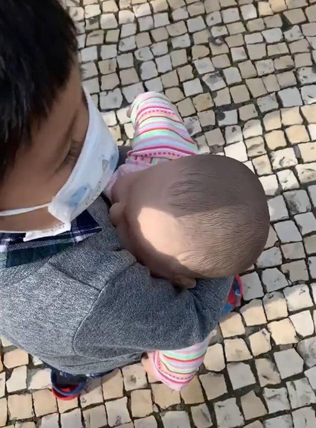 妹妹|儿子闹着要妹妹,宝妈只能给他买一个,看着“兄妹俩”网友乐翻了