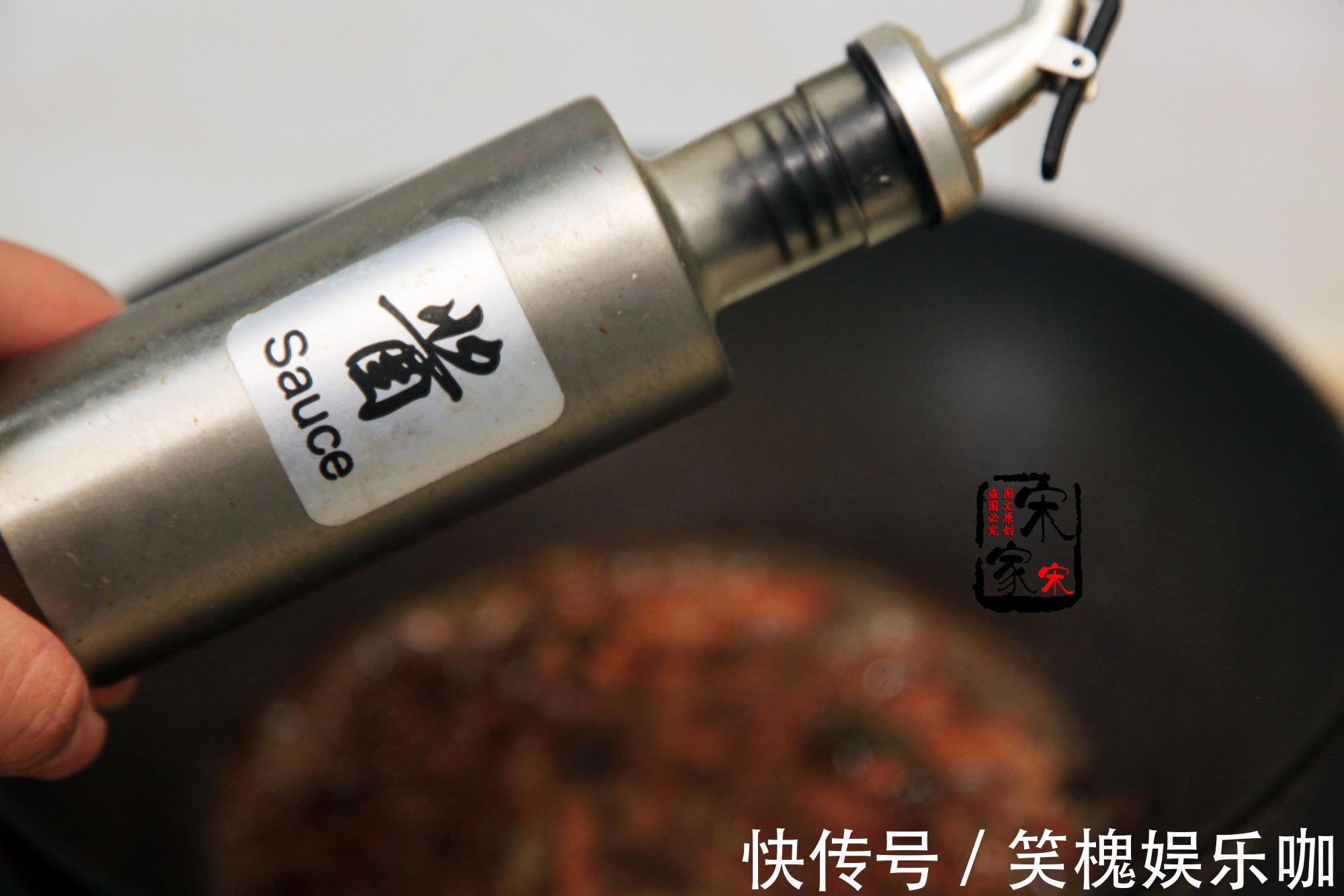 西芹|香芹、西芹营养差别大，炒肉适合用哪种？选对了才好吃
