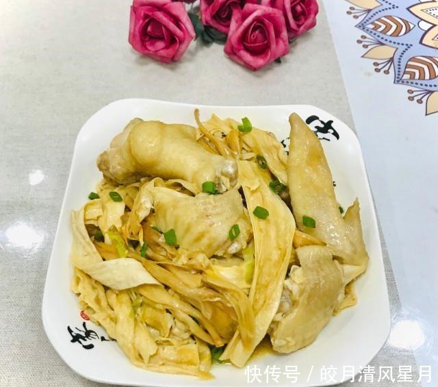 鸡肉焖腐竹,肉质鲜嫩,下酒下饭都不错