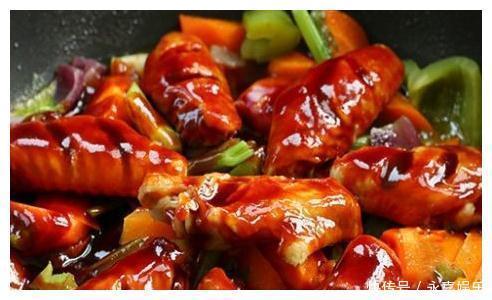 看着很解馋的下饭菜,色香味俱全,越吃越美,家人对此百吃不厌!