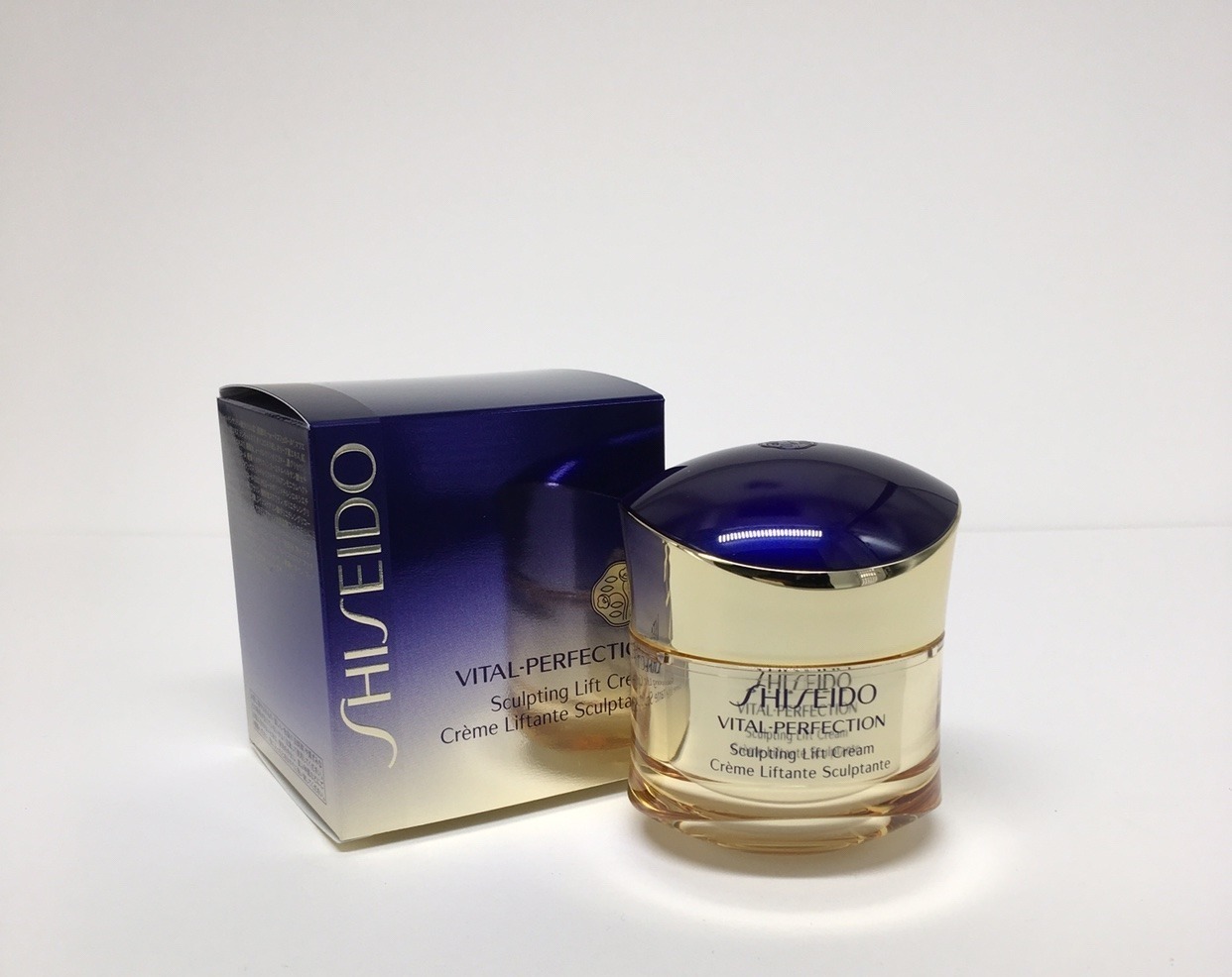 淡黄色 这5款畅销全球的抗老护肤品,平价又好用,爱美的你千万不要错过