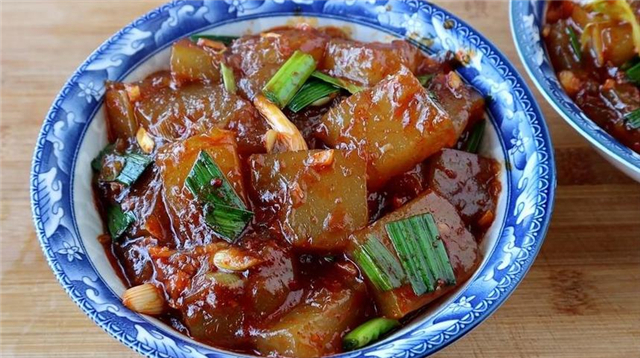 红薯淀粉|教你正宗的红薯凉粉做法,淀粉和水的比例告诉你,劲道爽滑超好吃