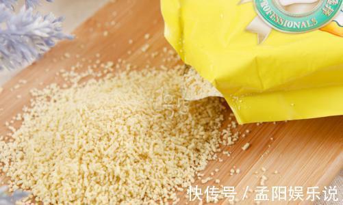 做菜时,鸡精中途放,还是出锅放?大厨:都不对,难怪味道不好吃