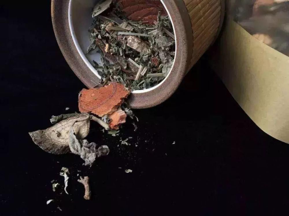 瑶浴|泡脚的时候加点它,三天逼出体内湿气,再也不用去拔罐了!