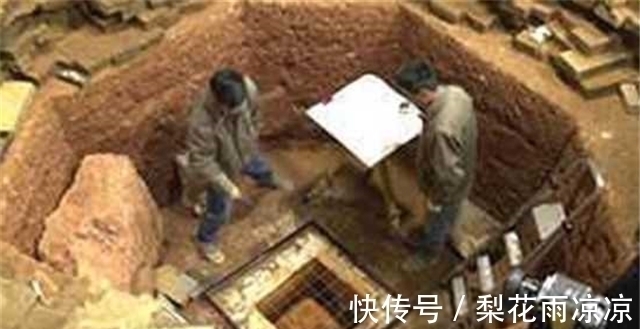 专家们!雷峰塔下真有白蛇,还是传说?考古学者进入地宫后,发现千年秘密