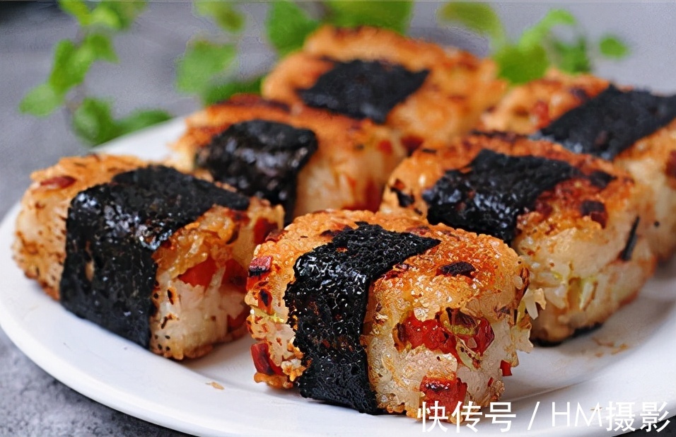 剩米饭别炒啦，试试新做法，儿子一口气吃6个，连吃3天还不够