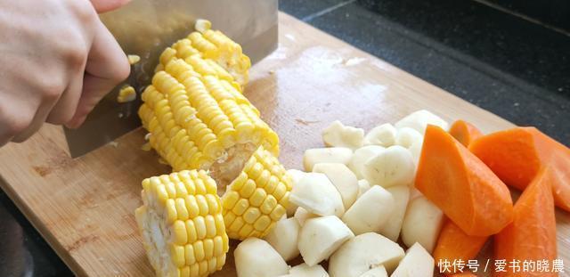 鸡汤|冬季别总喝鸡汤,试试这样煲一锅,营养高钙好喝,食材简单又便宜