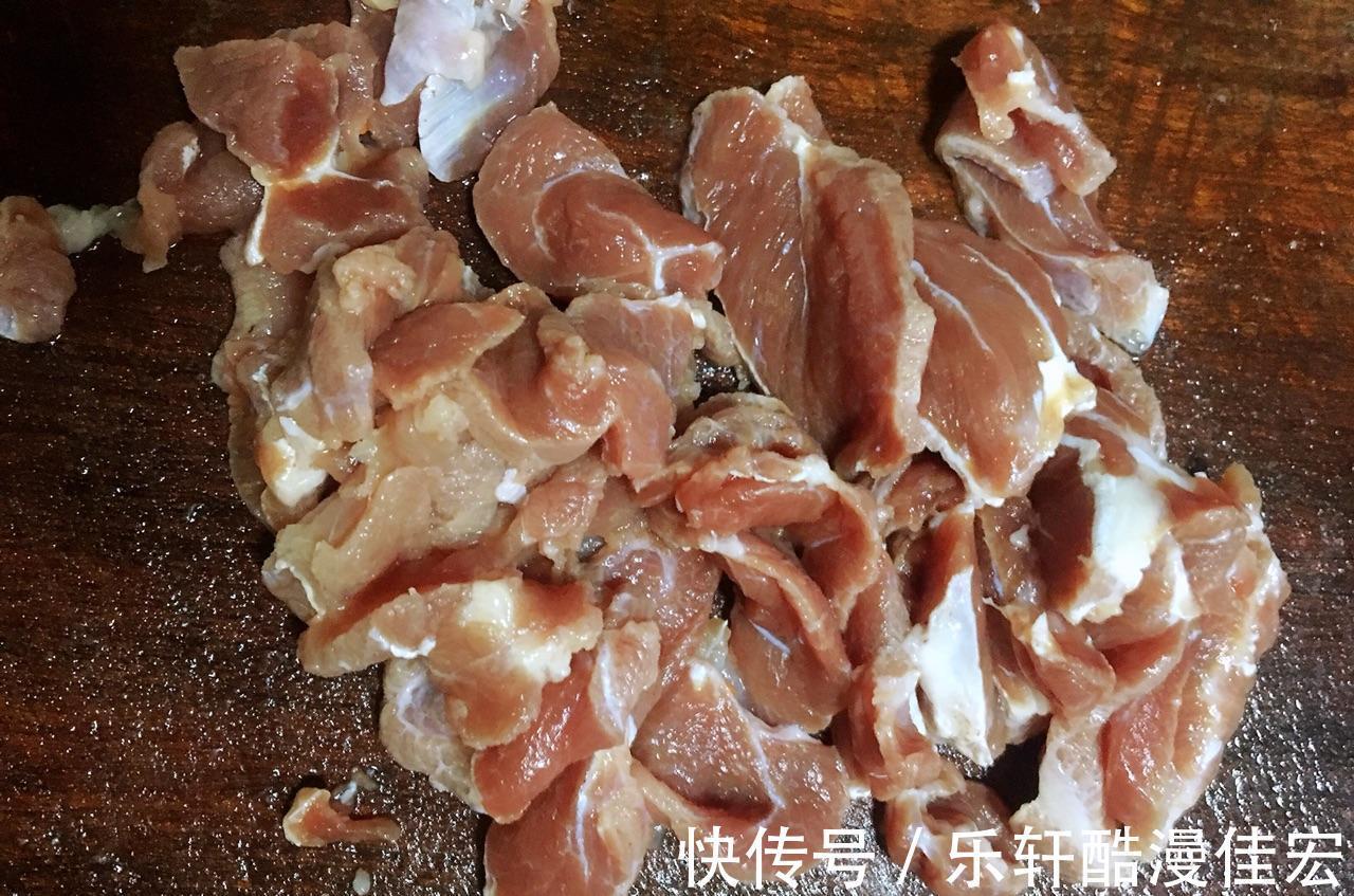 天冷多喝汤,山药搭配瘦肉一起煲汤,营养滋补做法简单