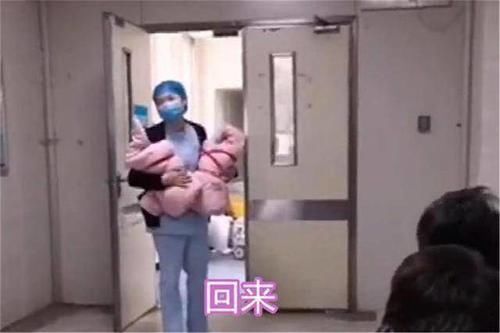 养育|护士报喜“双胞胎儿子”,宝爸当场崩溃转身就走不得了,我头晕