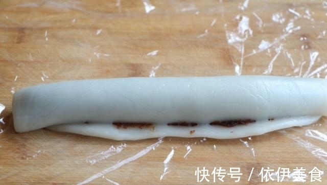 保鲜膜|糯米小甜点,2分钟学会蒸一蒸卷一卷,小白也可一展身手