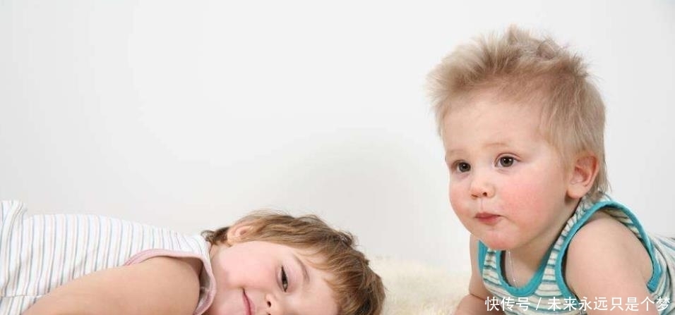 孩子|几种睡姿不利于孩子骨骼发育,还影响头型美观,别再让娃睡错了