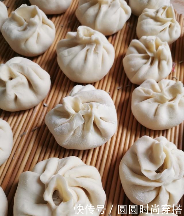 萝卜馅包子好吃有诀窍,调馅发面这样做,素馅包子也很香!