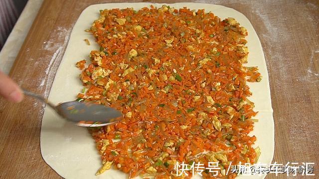 吃法|胡萝卜过瘾的吃法，皮薄馅大，层层裹着馅料，挑食的孩子都爱吃