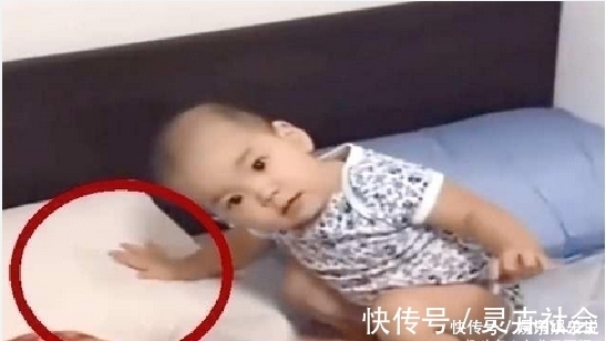 手势|小宝宝不会说话,却一直打手势希望妈妈陪他睡觉,看到最后萌化了