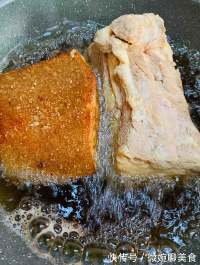 金黄|炸扣肉，别直接下锅油炸！大厨教你4点，金黄软糯，好吃不油腻