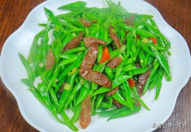四季豆|厨师长教你饭店腊肠炒芸豆做法，满满都是小技巧，清脆可口又简单