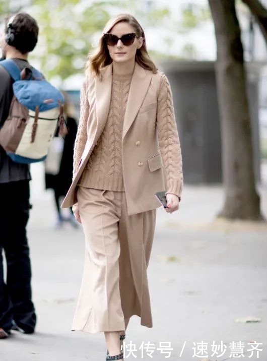 毛衣你有了，该怎么搭才时髦呢？