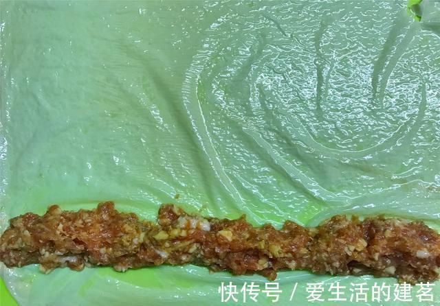 肉馅|一张豆皮一块肉，教你做特色美食，喷香酥脆，上桌就光盘