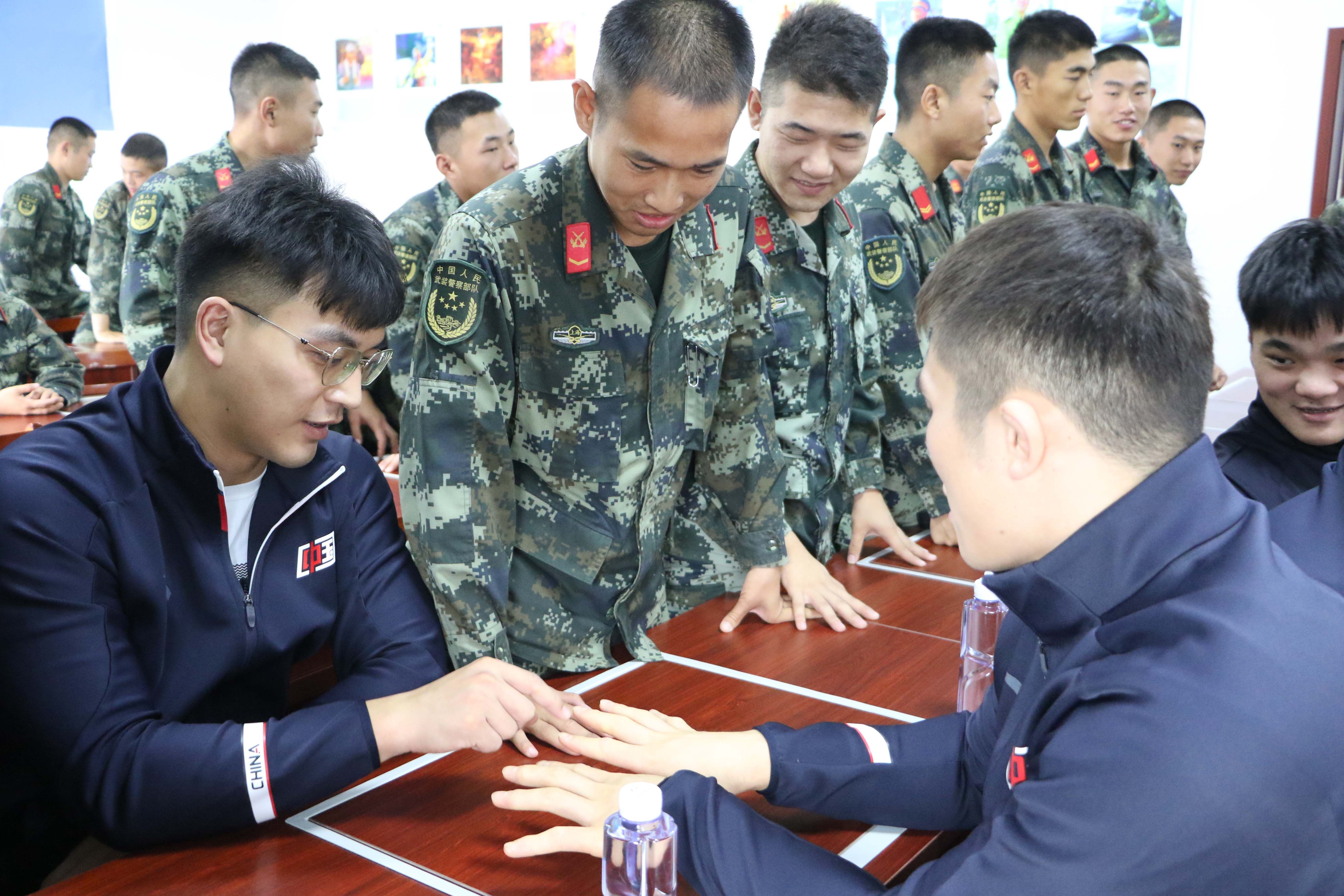 柔道耳 长什么样 金牌柔道队进军营分享成长经历 交流制敌本领 全网搜