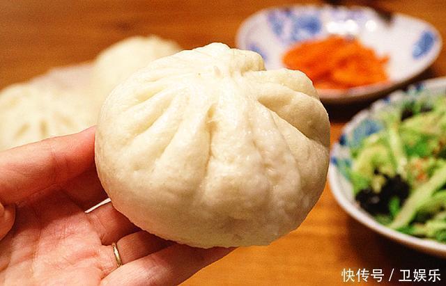 蒸包子容易“死面”怎么办大厨教你一招,包子松软好吃还不塌陷