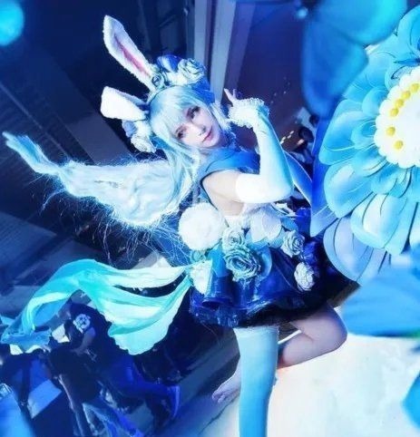 漫展|漫展也能出大片小姐姐cos公孙离,抬腿时才知什么叫一舞倾城