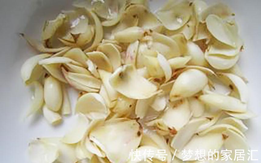 银耳莲子百合汤|秋天要常喝这道汤,女人每天喝一碗,滋补养颜,玩着手机就能做好