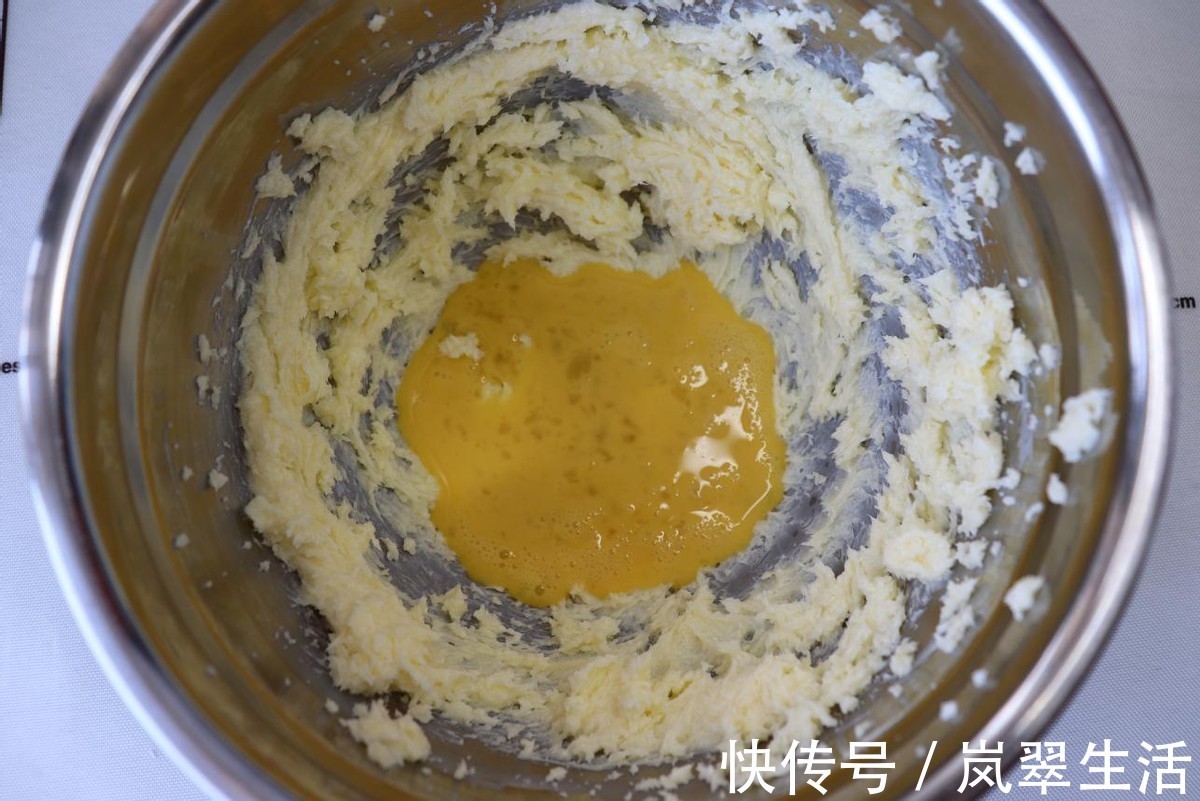 苏打粉|营养价值极高的碱性饼干,充满香葱的味道,一咬一口酥