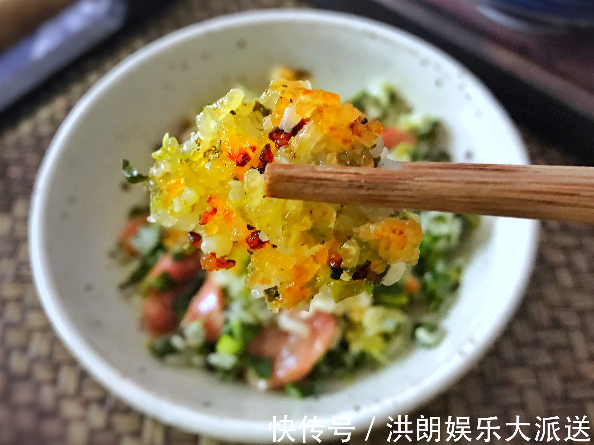 江南人家冬天必吃,饭菜一锅出,咸鲜软糯,连锅巴也不放过