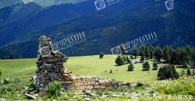 雅江县 康巴汉子村自然风光景色迷人