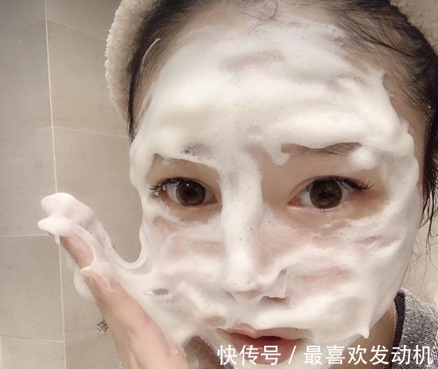 黑头|最近一款“变态洁面皂”火了,比洗面奶好用,用后黑头痘痘消失了!