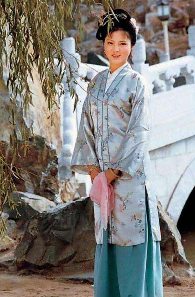 赎身$?《红楼梦》里,是什么原因让袭人拒绝赎身?