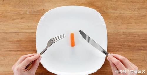 不良习惯让女性提前衰老,熬夜不是最明显,第1种很多人喜欢做