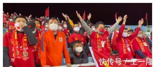 越南队|华人球迷目睹国足河内惨败记:越南女球迷不停尖叫 街上摩托狂欢