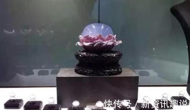 珍珠 这么有份量的珠宝,可不能作为日常首饰所佩戴,超大个头极其罕见!