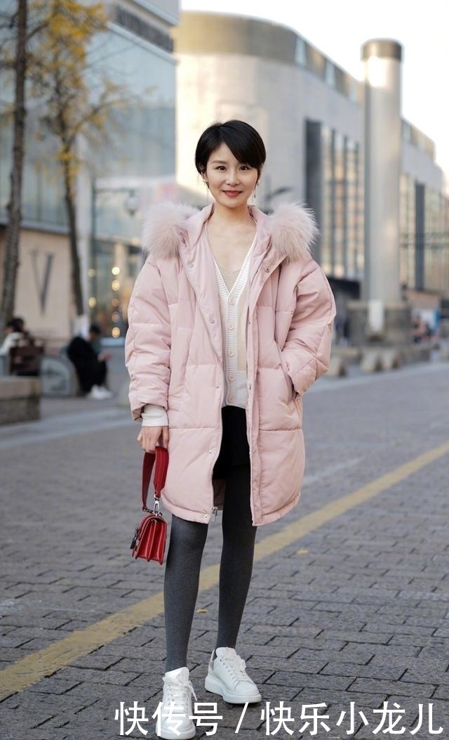 时尚穿搭，超大的版型很有包裹感，特别显身材