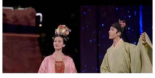 鳳凰傳奇|離開(kāi)流量，芒果臺(tái)中秋晚會(huì)收視被吊打，央視憑兩個(gè)法寶奪冠