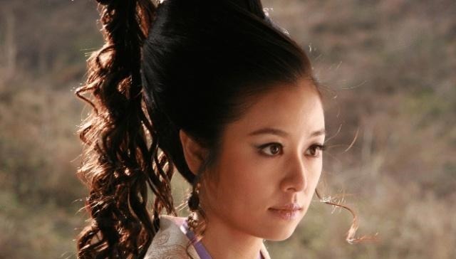 四大妖姬祸国殃民,一代君主为得冰山美人一笑,表演“烽火晚会”