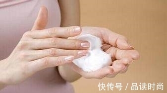 脚丫子|秋冬干燥脚开裂,婆婆教我一小方法,脚丫子又白又嫩