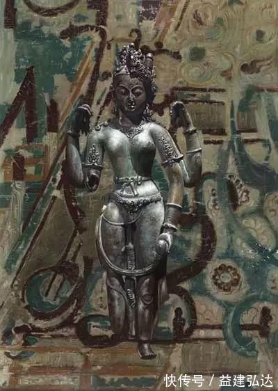 米巧铭|85后美女画家,用流淌的色彩画出浓缩的神韵