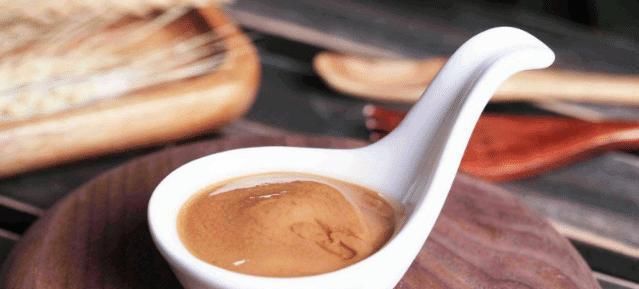 稀释芝麻酱，用水还是用油？弄错了，芝麻酱不香，不细腻也不顺滑