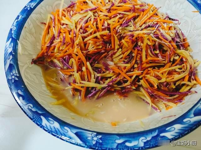 建议早餐常吃这款饼，手不沾面，简单省事又快手，有营养吃着健康