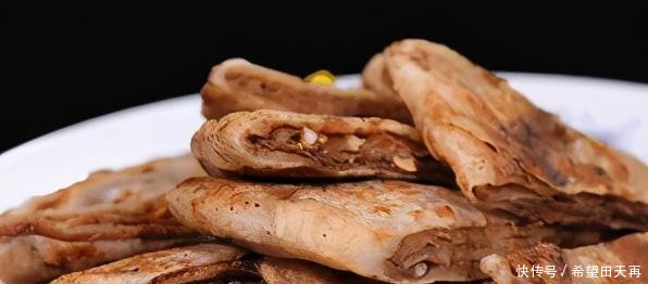 太香了!用它和面,饼皮又薄又脆,外酥里嫩,还不容易露馅儿