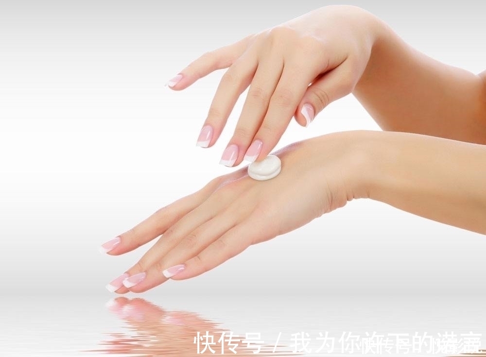 墙上的挂钩又掉下来了,用这个生活小窍门比新买的还好用!