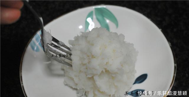 用水果做甜品，味道还真赞，清爽细腻好消化，快立夏了要多吃！