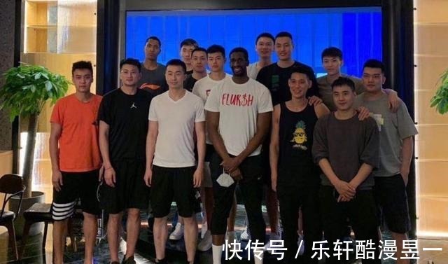 闹剧|严惩翟晓川朱彦西!围攻裁判围攻记者,大闹赛场失人心,顶格重罚